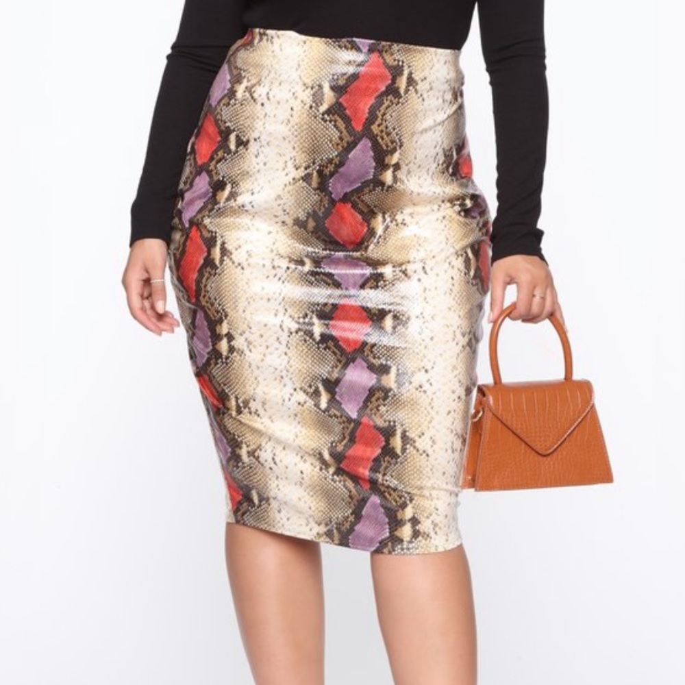 Snake print body con skirt